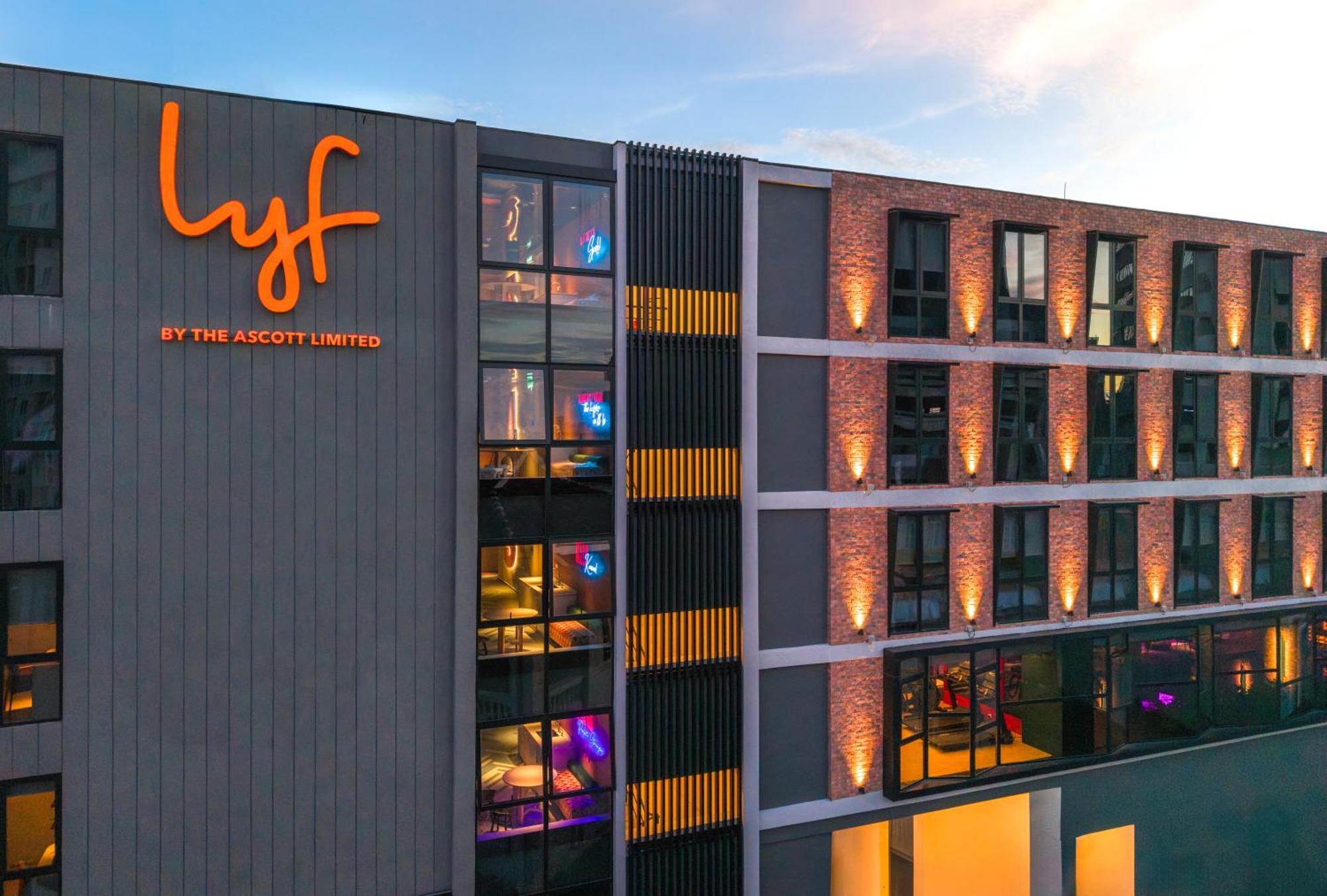 ホテル Lyf Georgetown Penang エクステリア 写真
